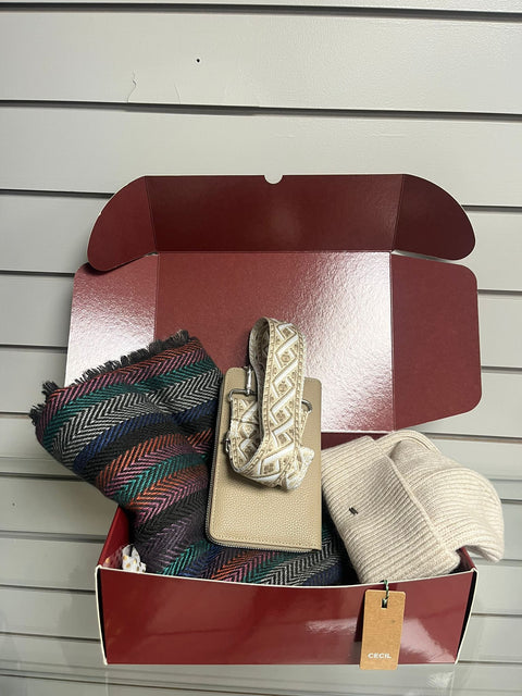 Aine Gift Box - Hat, Scarf & Phone Bag