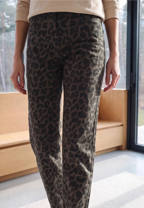 Barrel Jeans with Leopard Print  Pattern