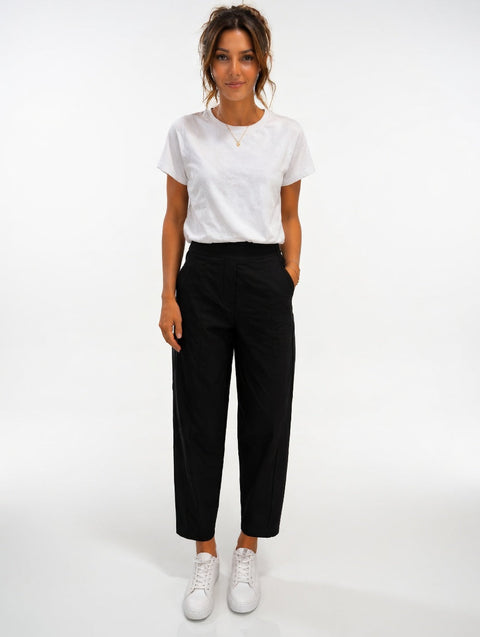 Lightweight Cropped Barrel Travel Trousers - black