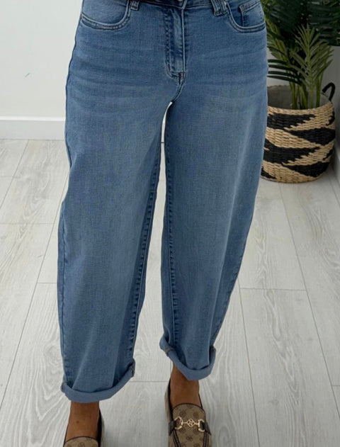 Kyla Barrel Jeans - Mid Denim