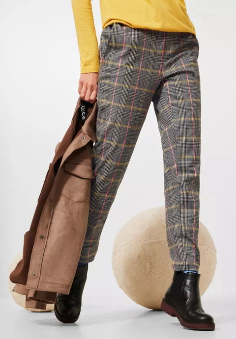 Cecil Casual Fit Trousers in Prince of Wales Check