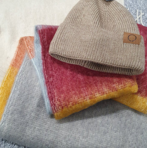 Gold Gift Box : Hat & Long Cosy Scarf - Beige